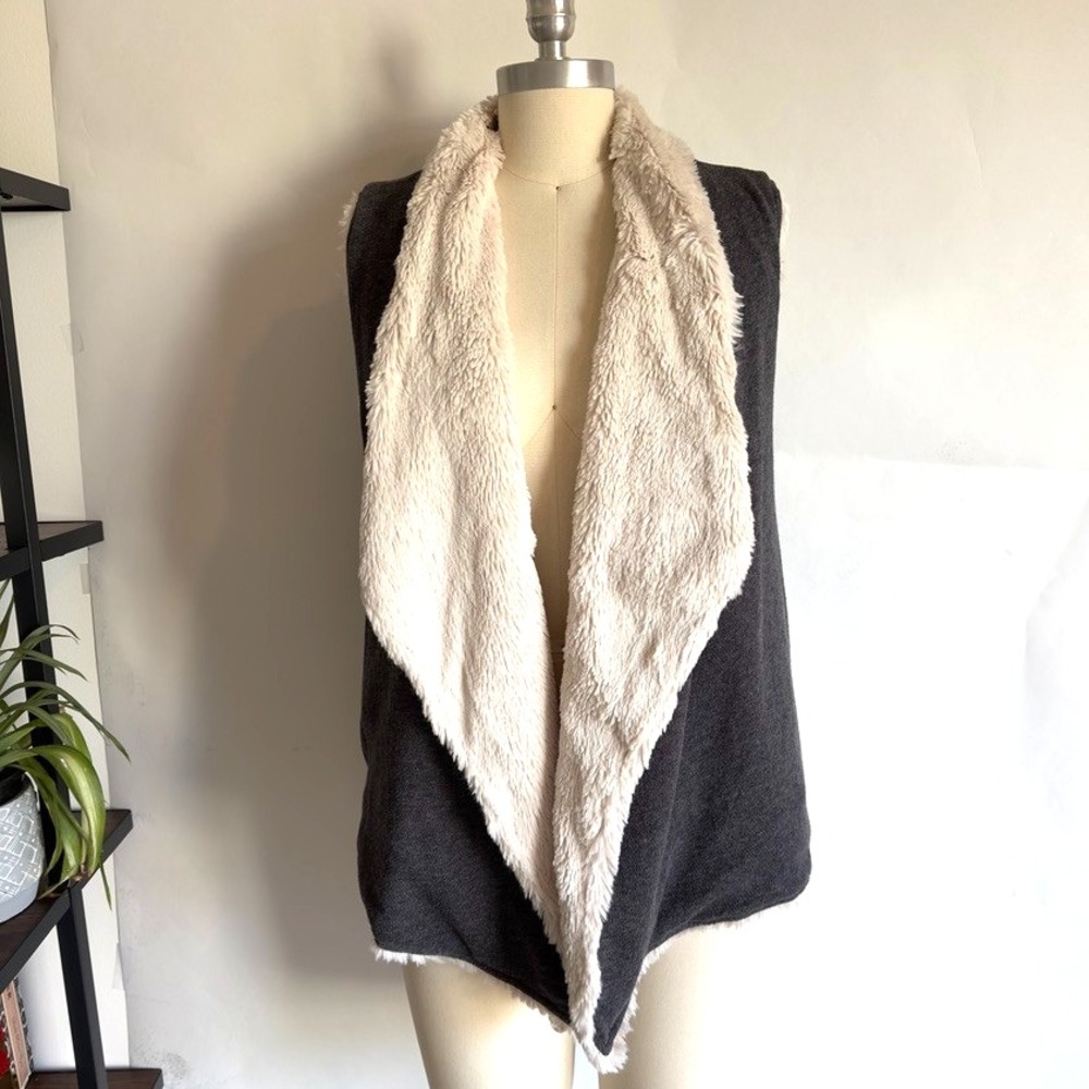Dylan Los Angeles Women's Cozy Soft Gray Fleece‎ Long Line Open Vest-Size XS